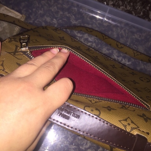 Louie Vuitton crossbody handbag - Picture 4 of 4